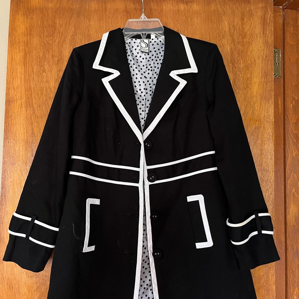 Elegant Black and White Women's Blazer